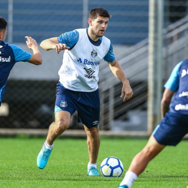 Diretoria quer Kannemann contra o Flamengo