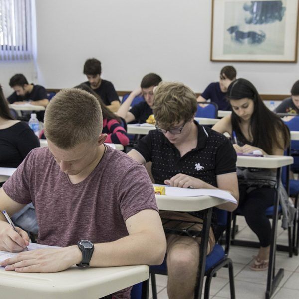 Redação do vestibular Univates aborda pensamento mágico