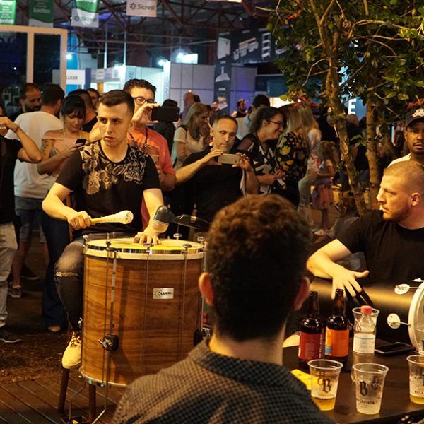 Fruki aproxima clientes em encontros reais