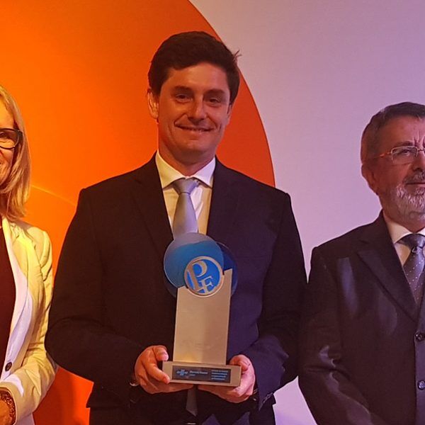 Prefeito recebe prêmio do Sebrae