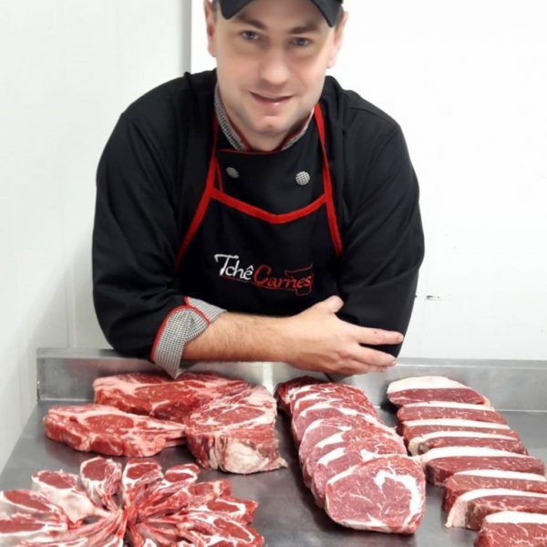 Tchê Carnes celebra sete anos