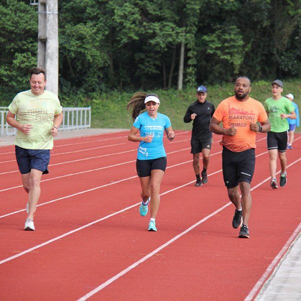 Corrida e caminhada ocorrem neste sábado