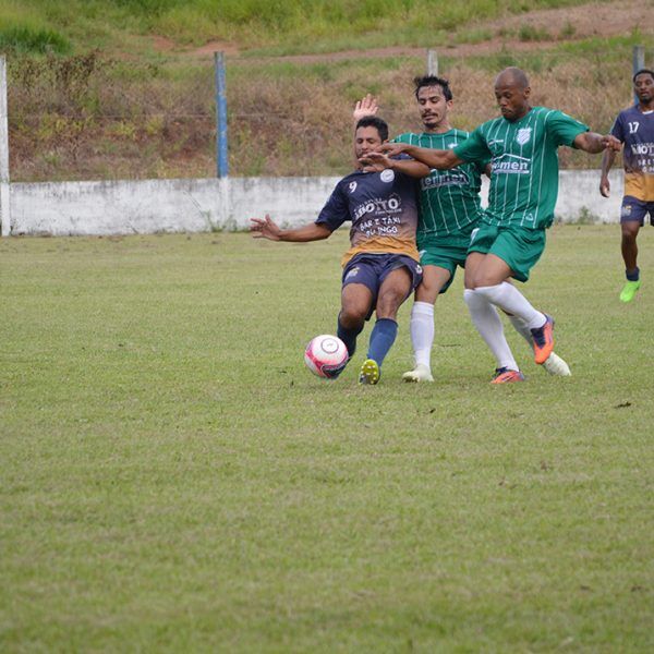 Feriado de Carnaval com muito futebol