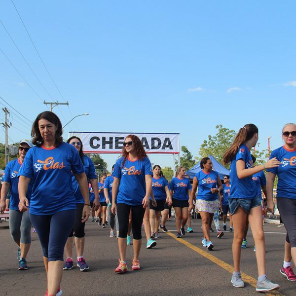 Mulheres invadem  as ruas de Estrela