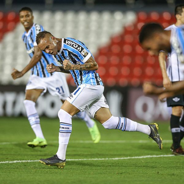 Vitória traz decisão da vaga para Arena