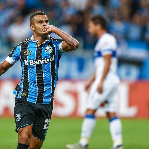 Vitória leva o Grêmio às oitavas