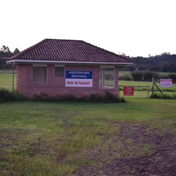 Município busca parceiros  para hangares do aeródromo