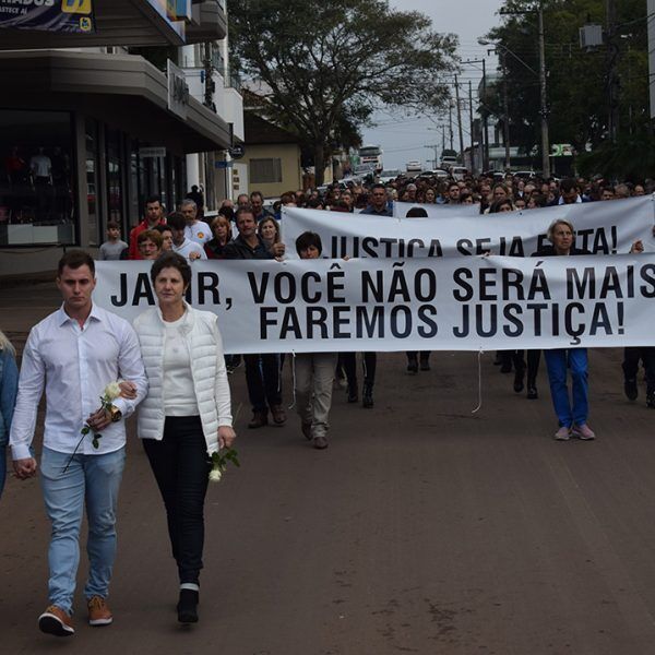 Velório simbólico e ato por justiça marcam despedida