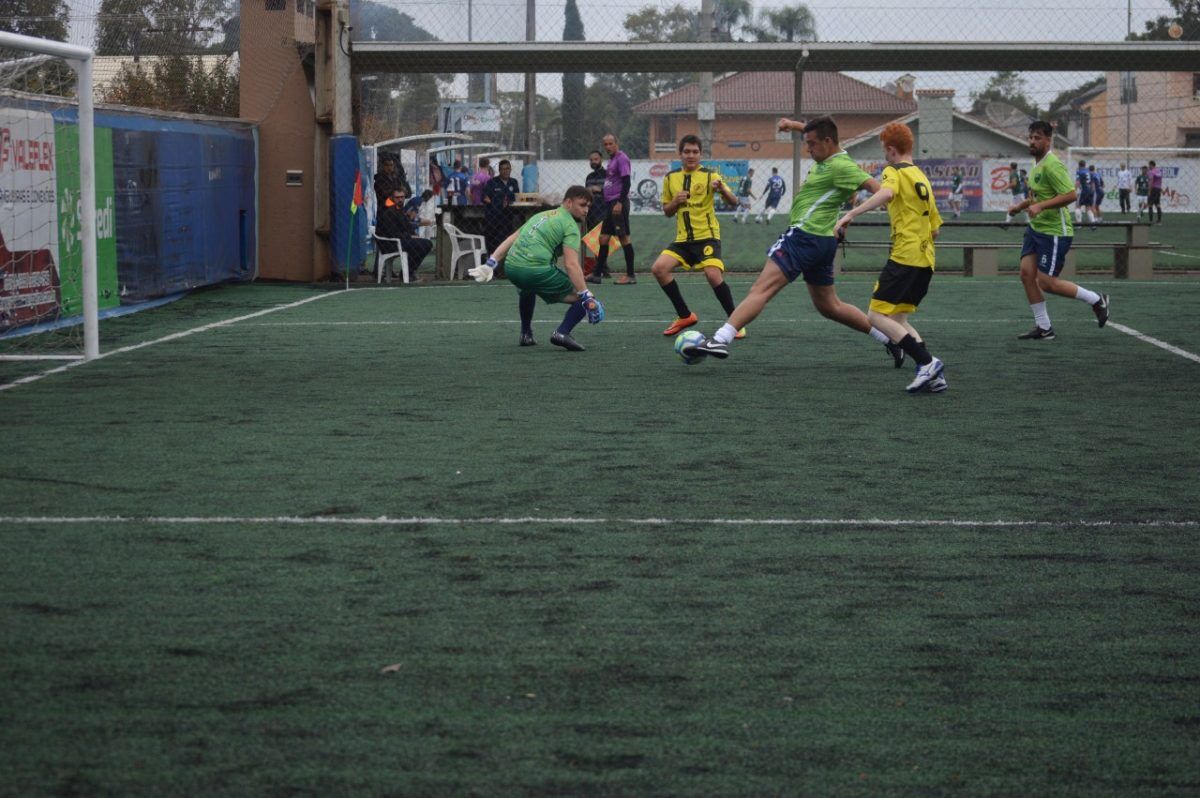 Feriado com muito futebol