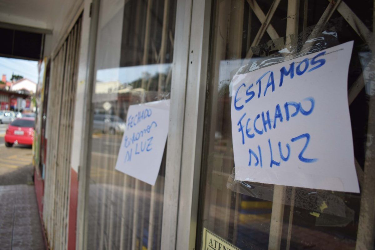 Blecaute de quase três horas gera transtornos pela manhã