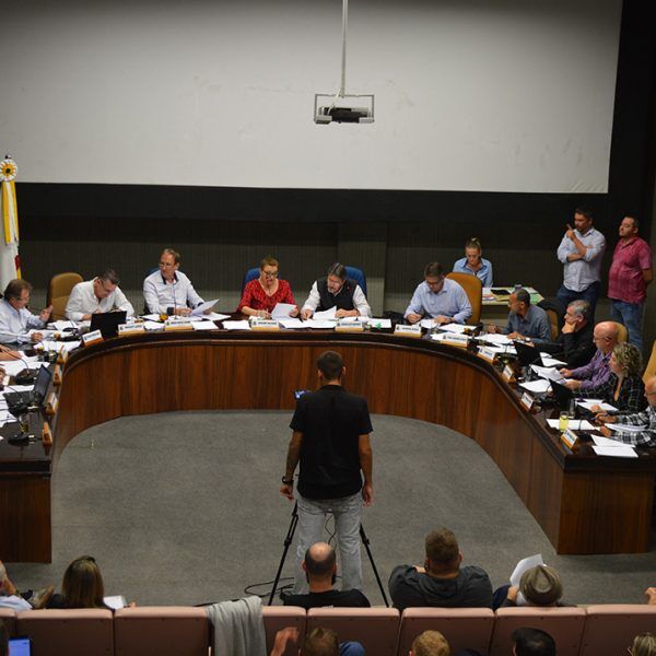 Edital sai em 90 dias, projeta prefeito