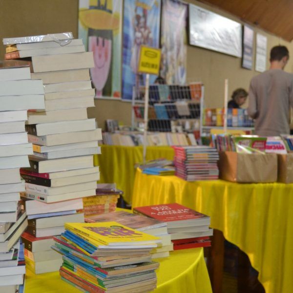 Festival do Livro desafia alunos  à  criatividade