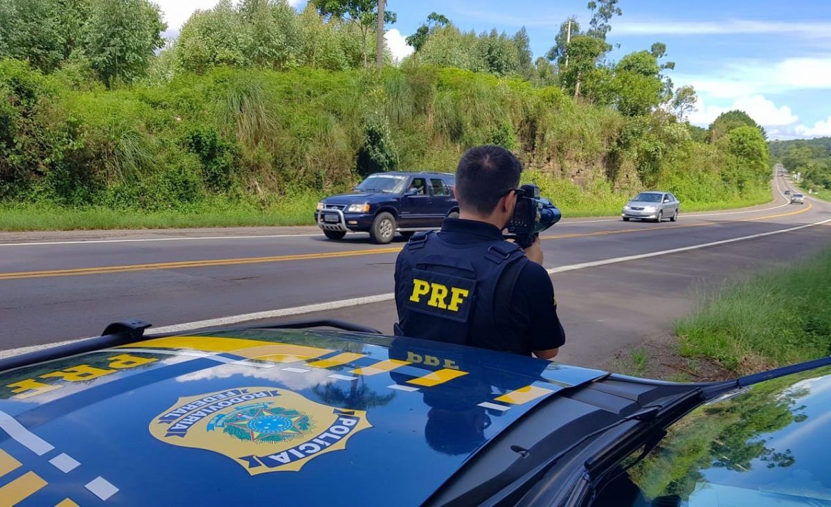 Cerca de 15 motoristas são  multados por dia na BR-386