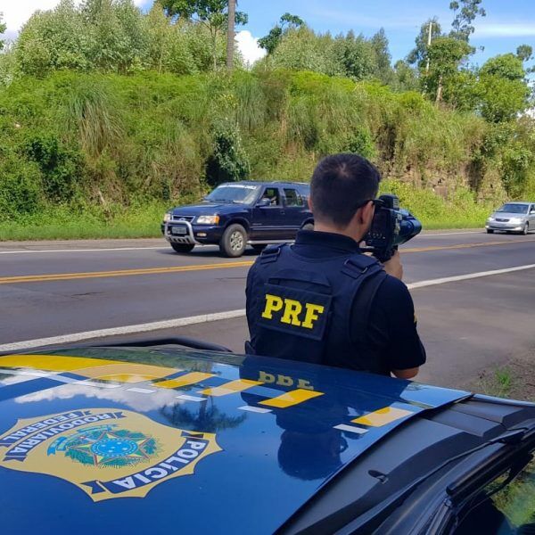 Cerca de 15 motoristas são  multados por dia na BR-386
