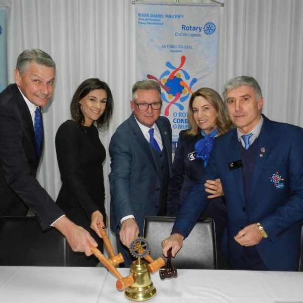 Três Rotary Clubs fazem posse conjunta
