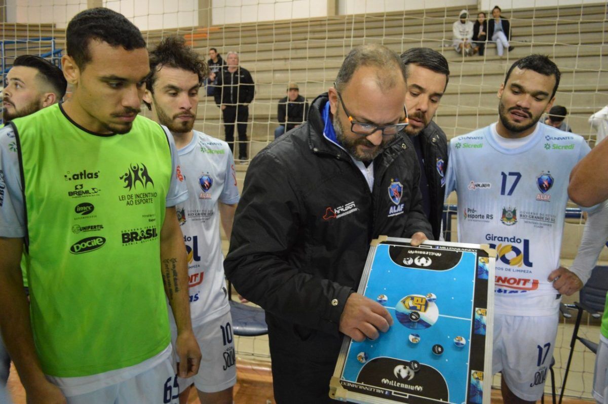 Alaf tem confronto decisivo no sábado