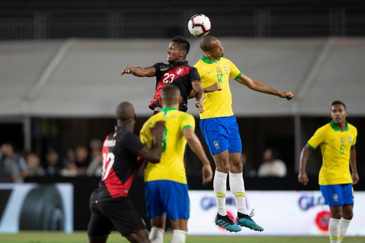 Em noite de testes, Brasil perde para o Peru