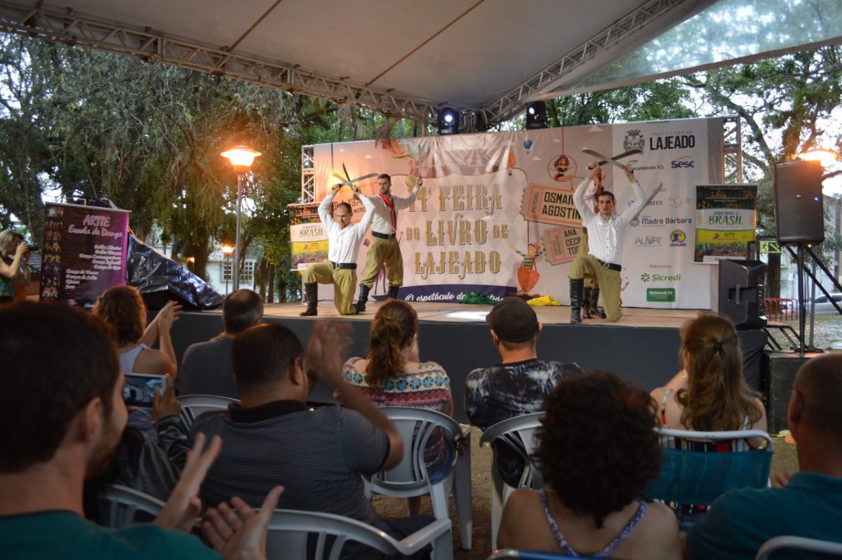 Danças de todo o Brasil encerram a Feira do Livro de Lajeado