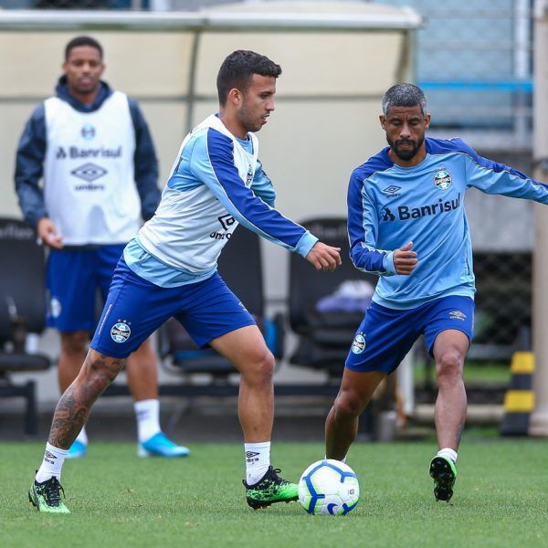 Renato encaminha time titular para partida desta quarta-feira