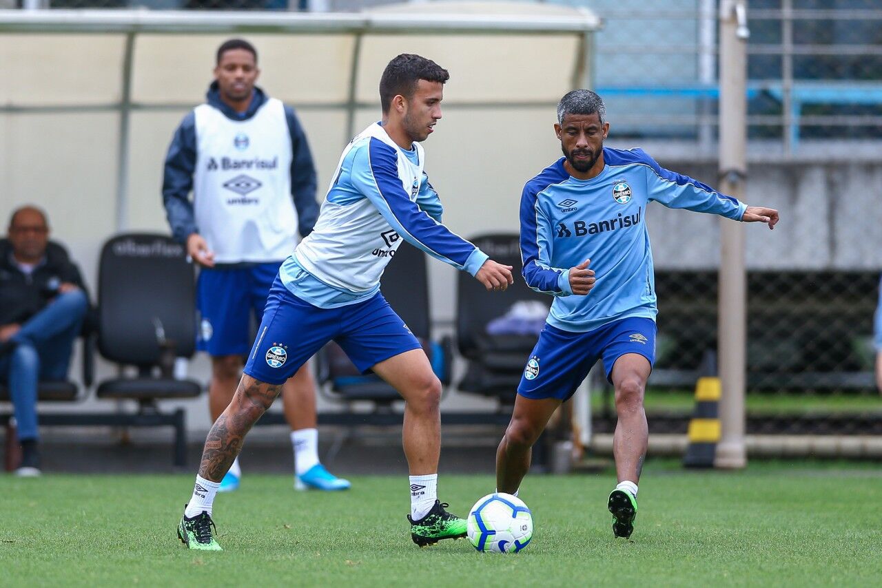 Renato encaminha time titular para partida desta quarta-feira
