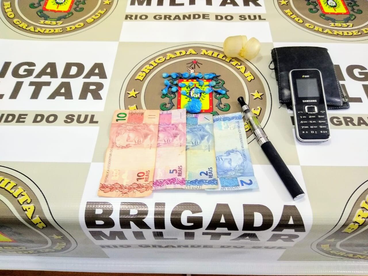 Indivíduo é preso com 19 pedras de crack