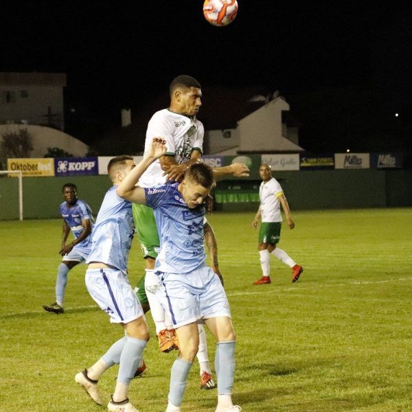 Empate no Clássico dos Vales