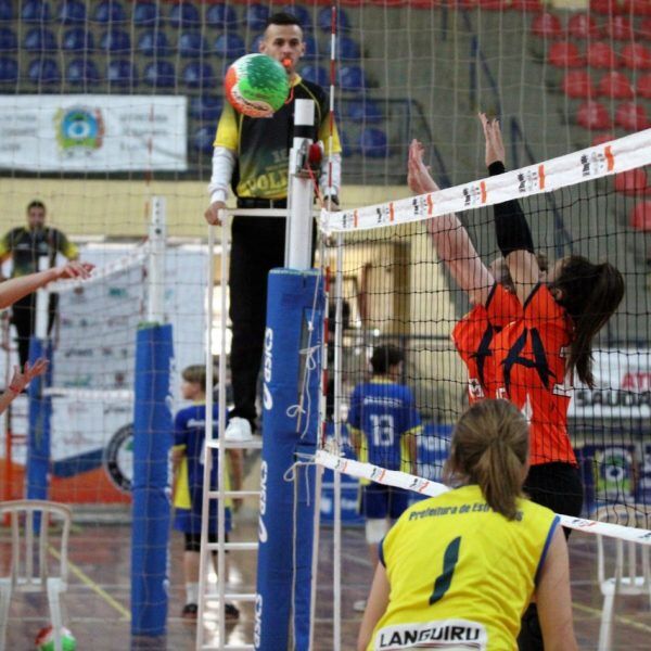 Atletas da Languiru/Martin Luther/Avates participam da Taça Paraná de Voleibol