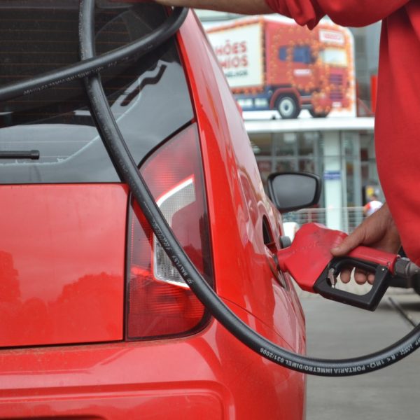 Justiça determina que rede de postos reduza o preço da gasolina em Santa Cruz do Sul