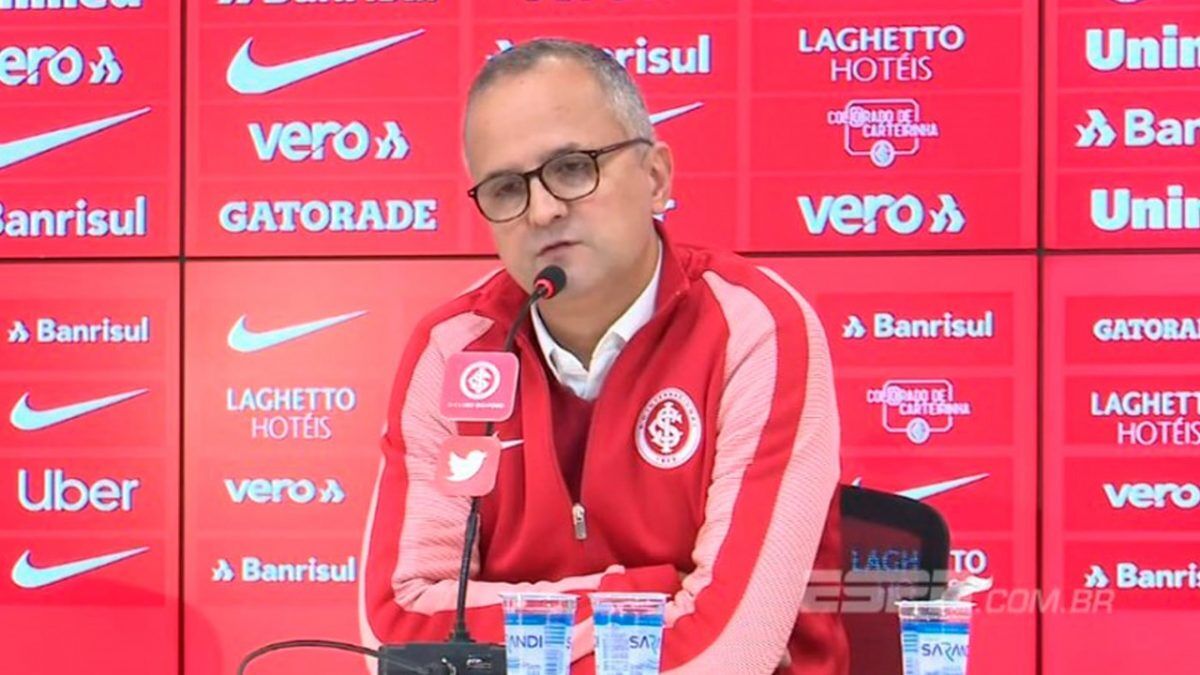 Roberto Melo deixa o Inter