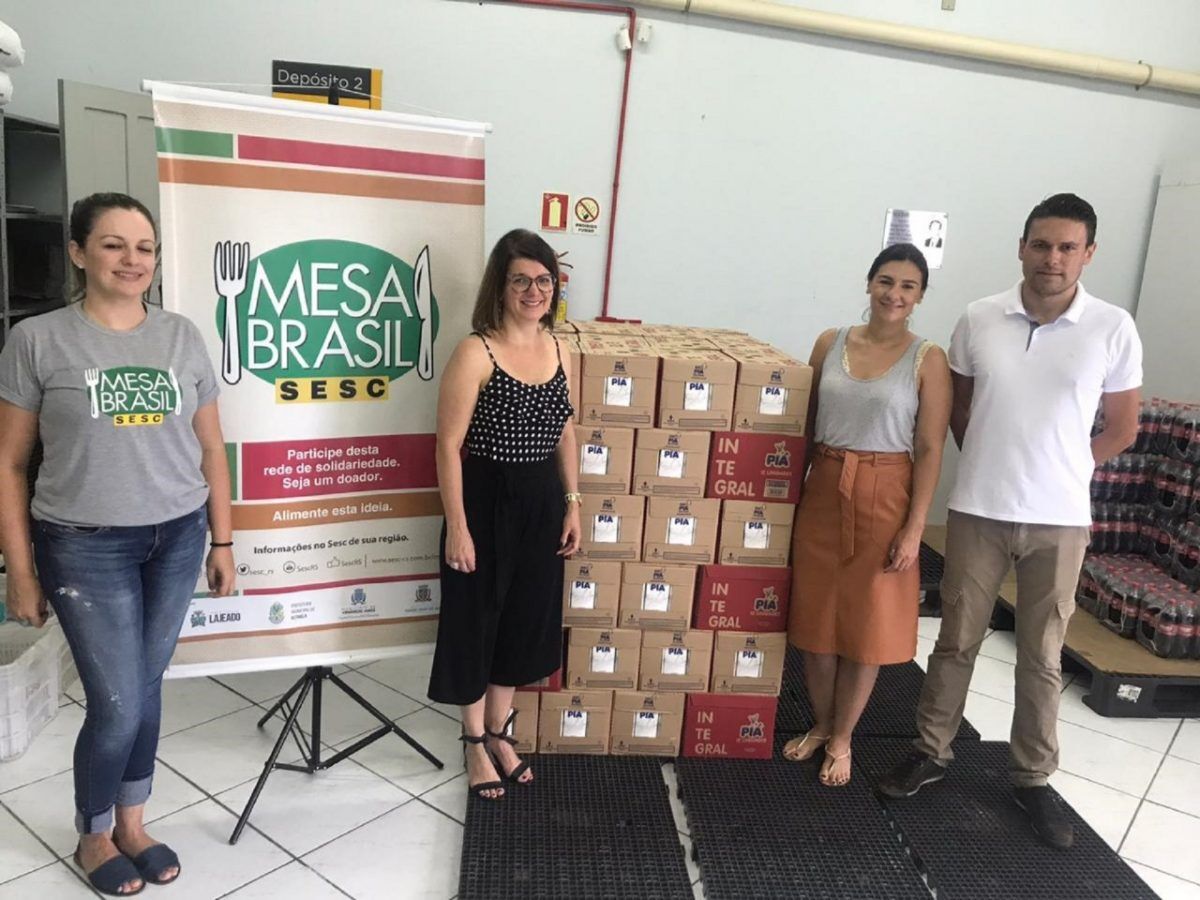 Rotary Integração entrega alimentos arrecadados na Aldeia do Papai Noel