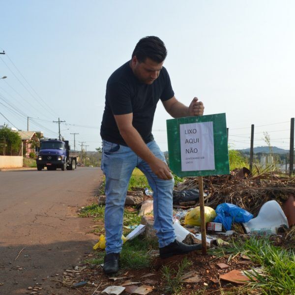 Projeto retira lixeiras para evitar acúmulo de resíduos