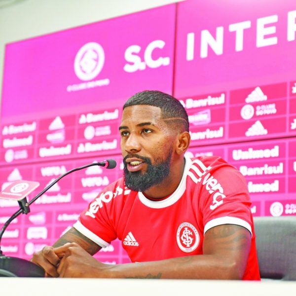 Rodinei é apresentado no Inter