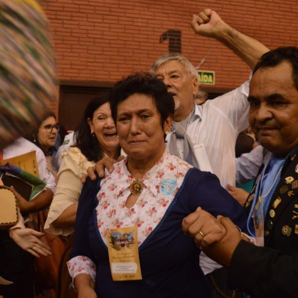 Eleição histórica termina empatada