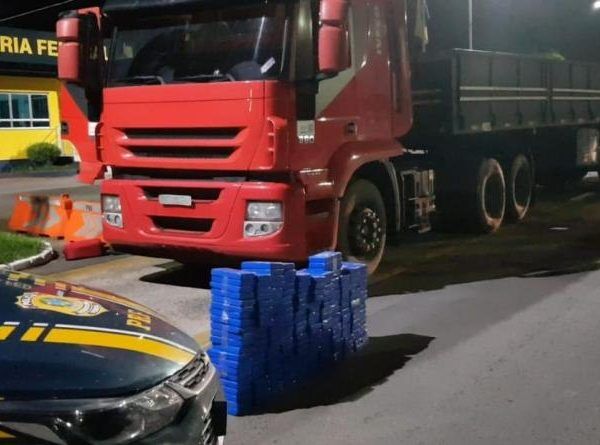 PRF apreende mais de 200 kg de cocaína em Lajeado