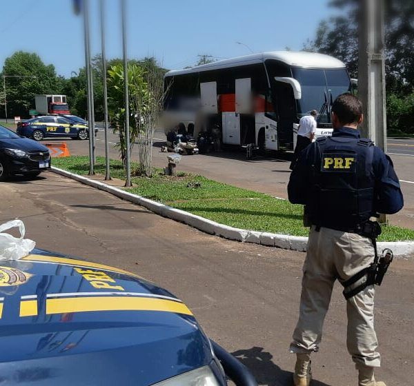 PRF prende traficante com 5 quilos de maconha em ônibus