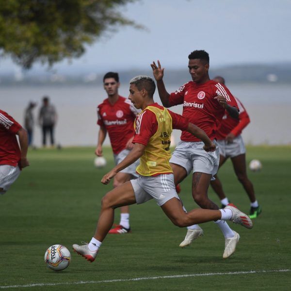 Duelo de líderes define o primeiro classificado