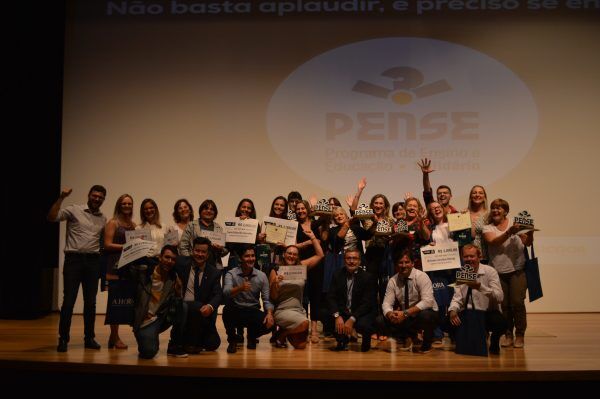 Estado e A Hora firmam cooperação