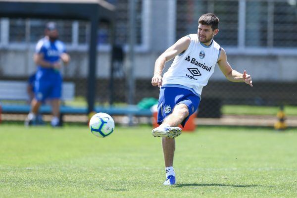 Renato ganha opções para o Gre-Nal