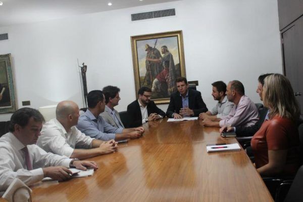 Na capital, comitiva sugere parceria para qualificar rótula na ERS-130
