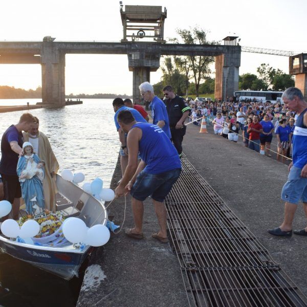 Centenas homenageiam santa na Barragem de Bom Retiro do Sul