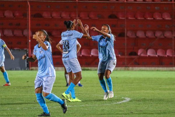 Dupla Gre-Nal segue invicta no Brasileirão feminino