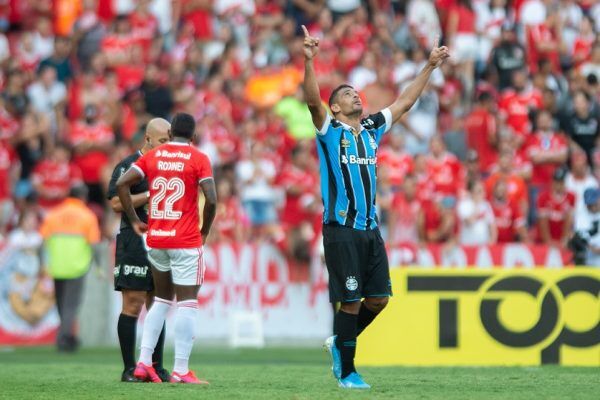 Grêmio vence no Beira-Rio e avança para a final do turno