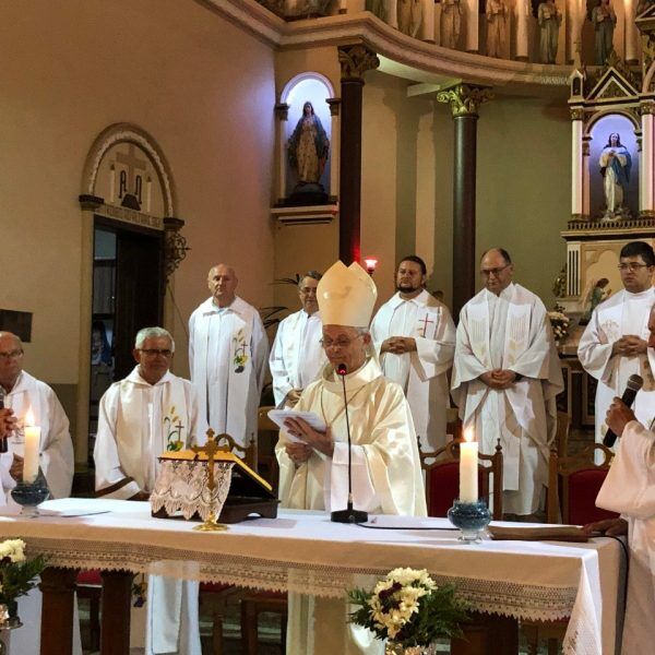 Padre Valdir Biazibetti assume Paróquia Santo Inácio