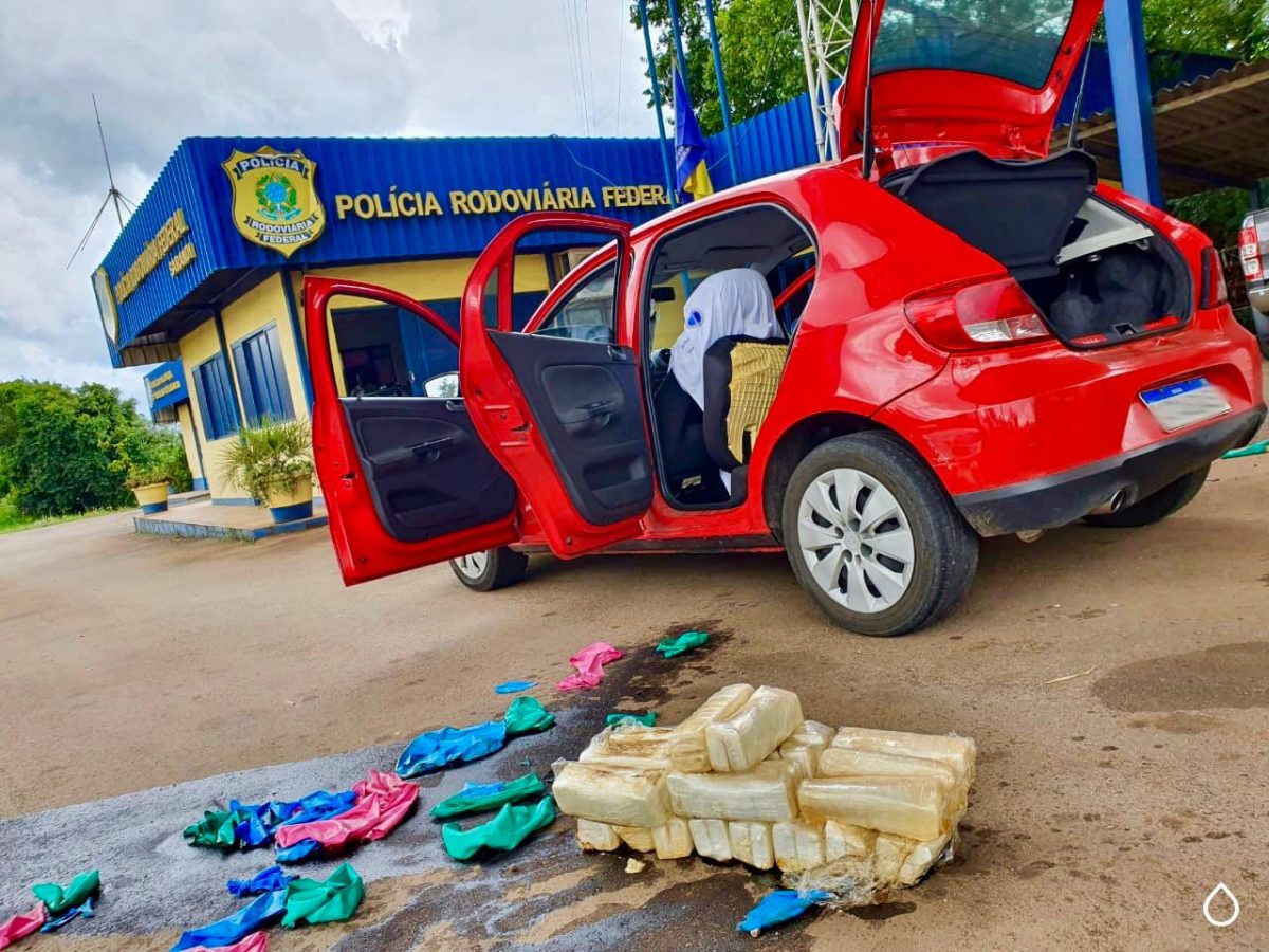 PRF prende traficantes com mais de 20 quilos de cocaína no tanque de combustível do carro