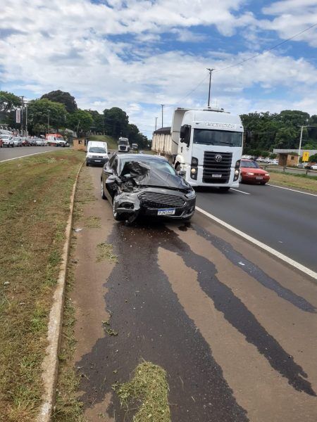 Acidente na BR-386 deixa três pessoas feridas