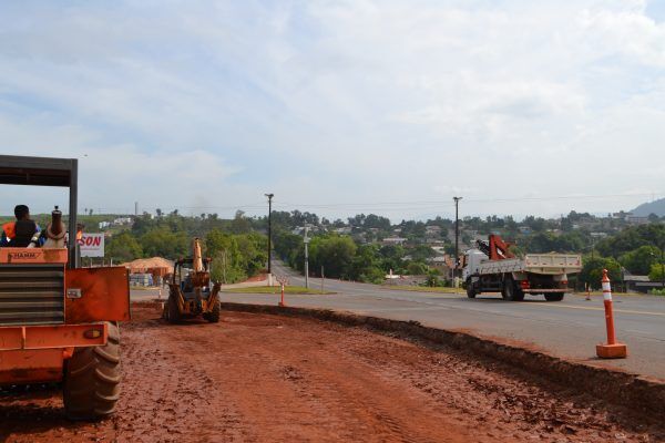 Avançam obras para ampliar segurança nas rótulas da Via Láctea