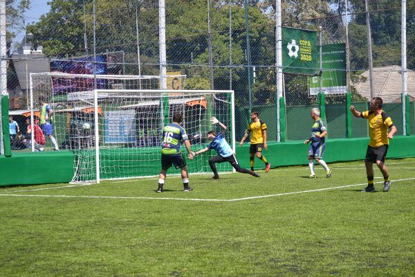 Tarde de sol e muito futebol