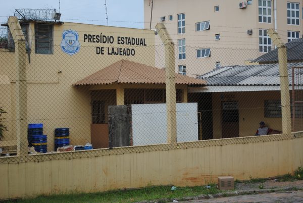 Surto de covid-19 no presídio está controlado, diz secretário