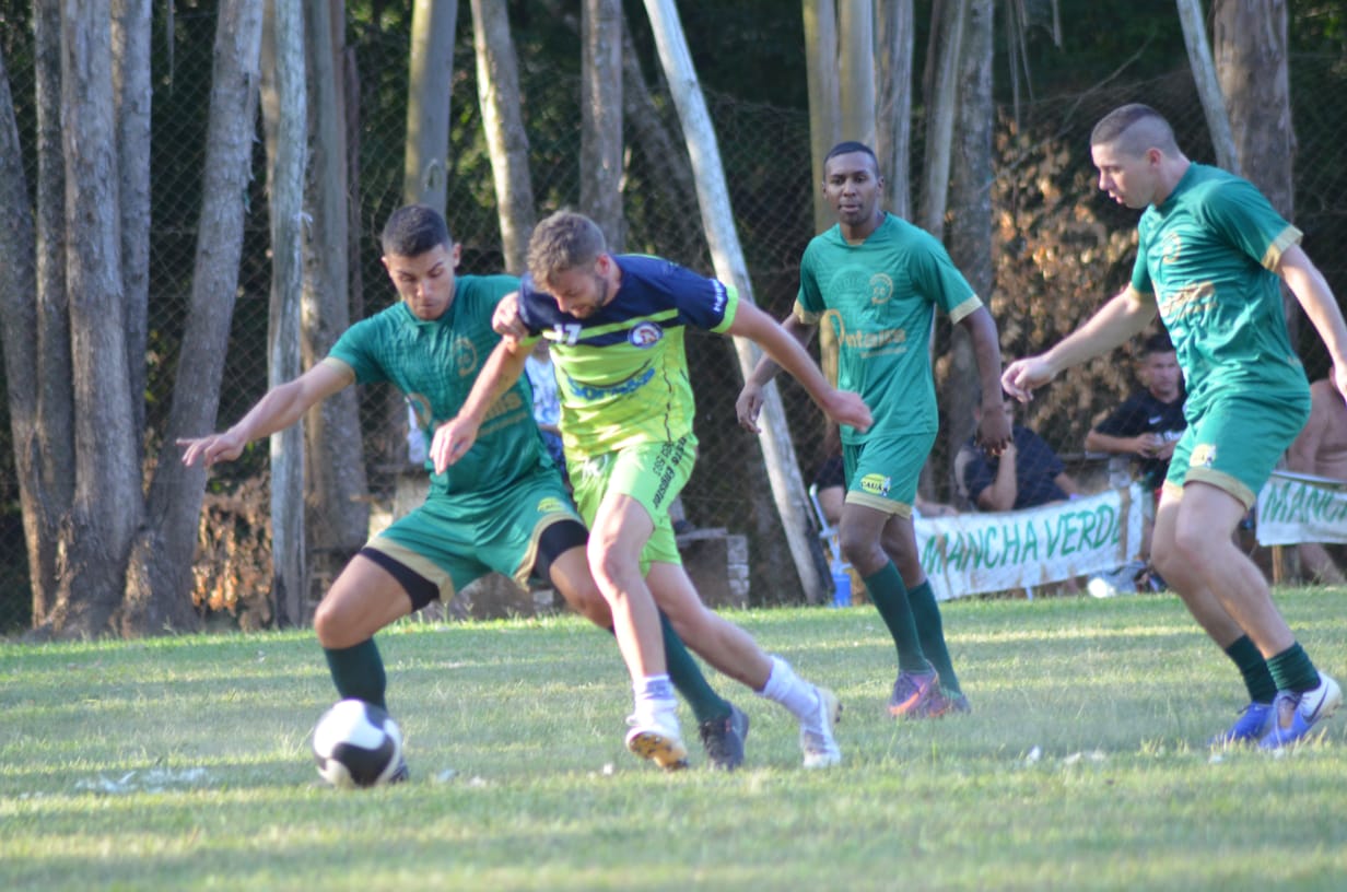 Resumo do futebol amador Grupo A Hora