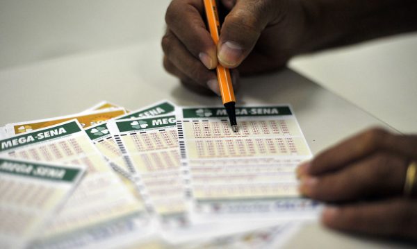 Mega-Sena acumula e próximo sorteio pode pagar R$ 125 milhões